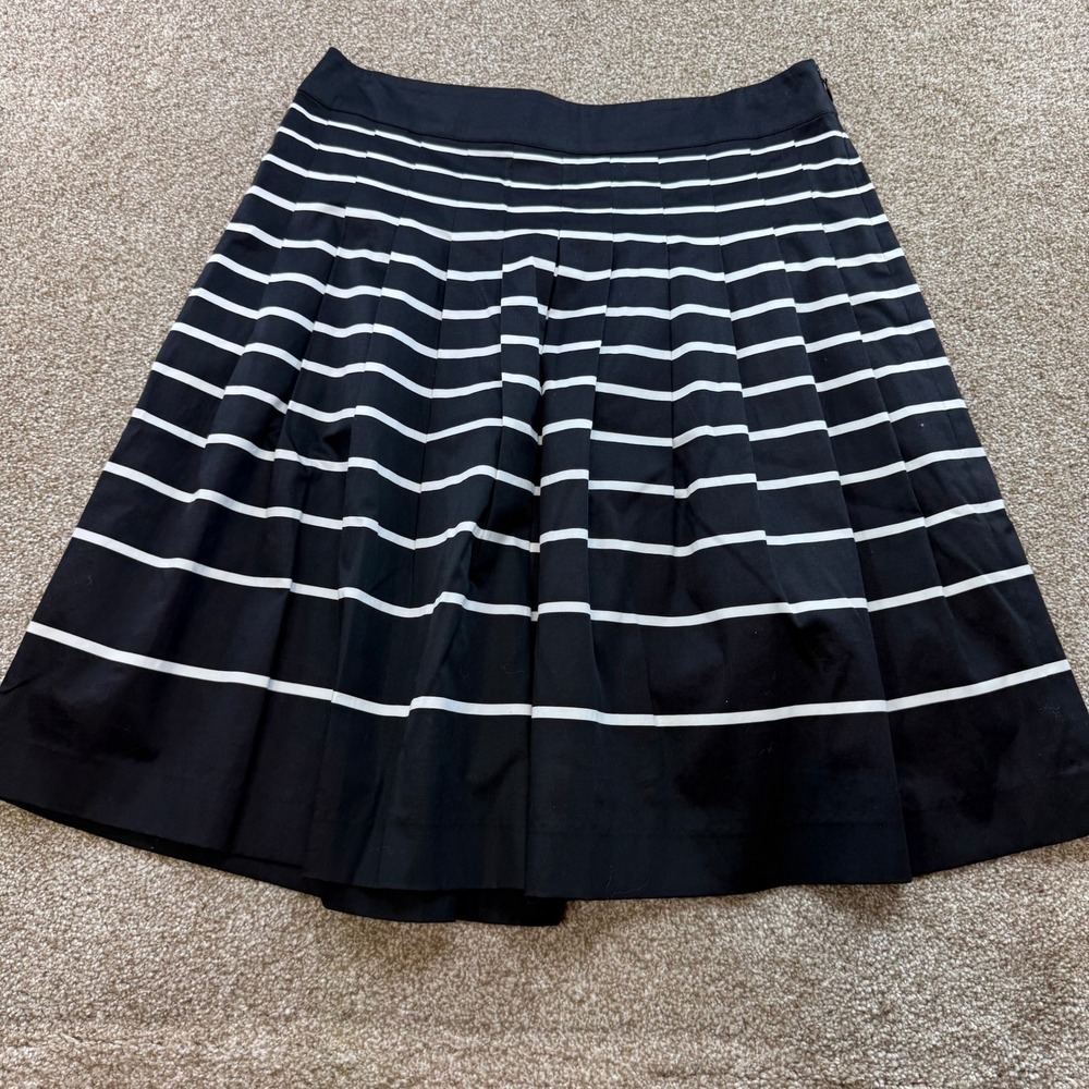 Talbots Petites Womens 6P Black White Striped Pleated A-Line Skirt Cotton 6